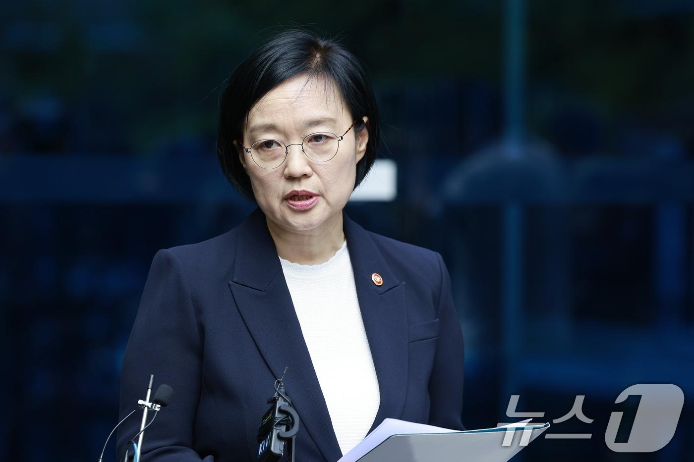본문 이미지 - 한성숙 국무총리 후보자가 8일 오전 인사청문회 준비 사무실인 서울 종로구 금융감독원 연수원에 들어서며 지명 소감을 밝히고 있다. 2026.6.8 ⓒ 뉴스1 안은나 기자