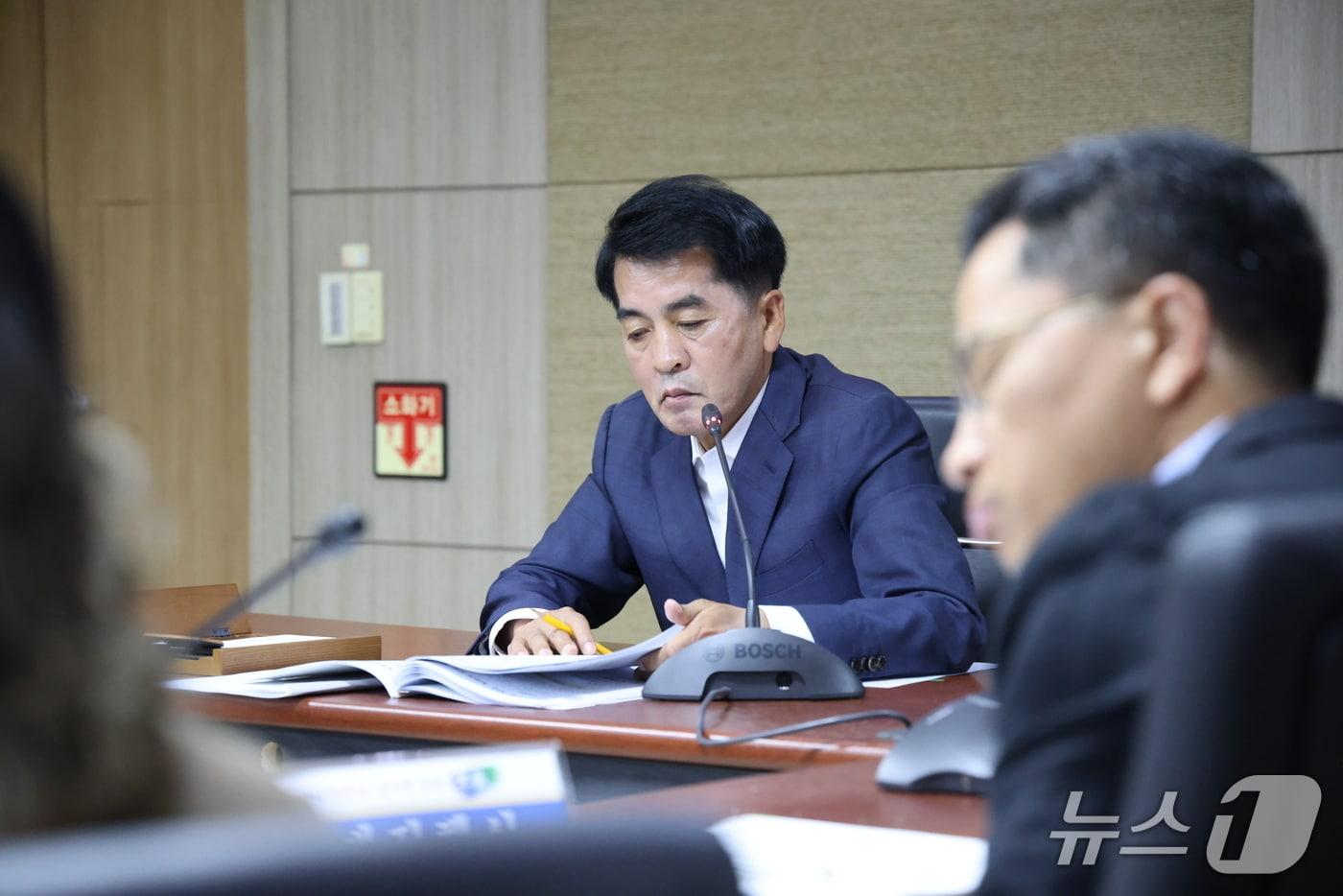 본문 이미지 - 최재형 보은군수가 8일 확대 간부회의를 주재하고 있다.(보은군 제공. 재판매 및 DB금지)/뉴스1 
