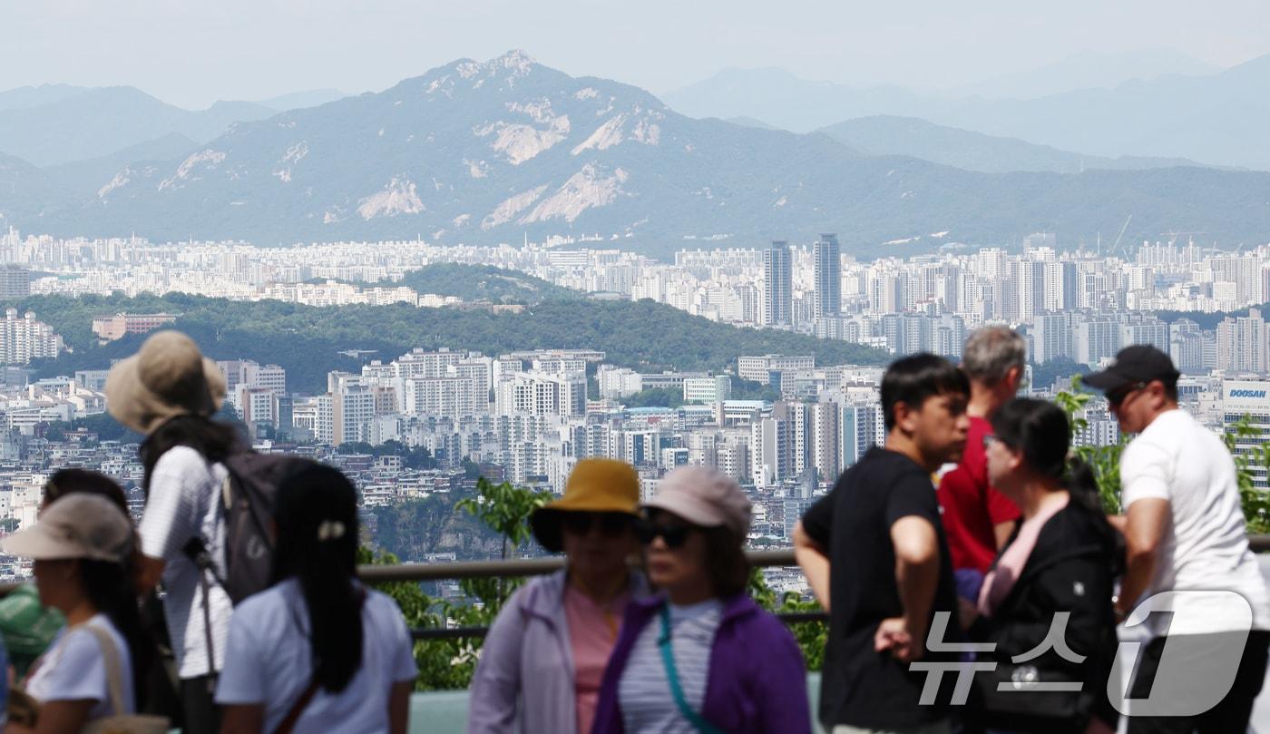 본문 이미지 - 남산에서 바라본 서울 시내 아파트 모습. (자료사진) ⓒ 뉴스1 김민지 기자