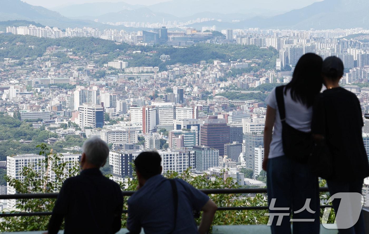 본문 이미지 - 남산에서 바라본 서울 시내 아파트 모습. (자료사진) ⓒ 뉴스1 김민지 기자