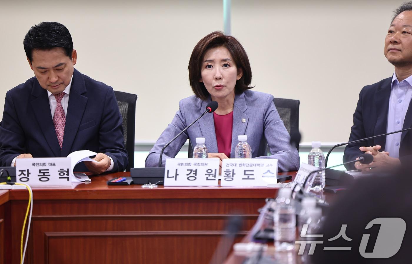 본문 이미지 - 나경원 국민의힘 의원이 8일 서울 여의도 국회에서 열린 6.3 투표용지부족·부실선거 사태 관련 토론회에서 참석해 개회사를 하고 있다. 2026.6.8 ⓒ 뉴스1 김도우 기자