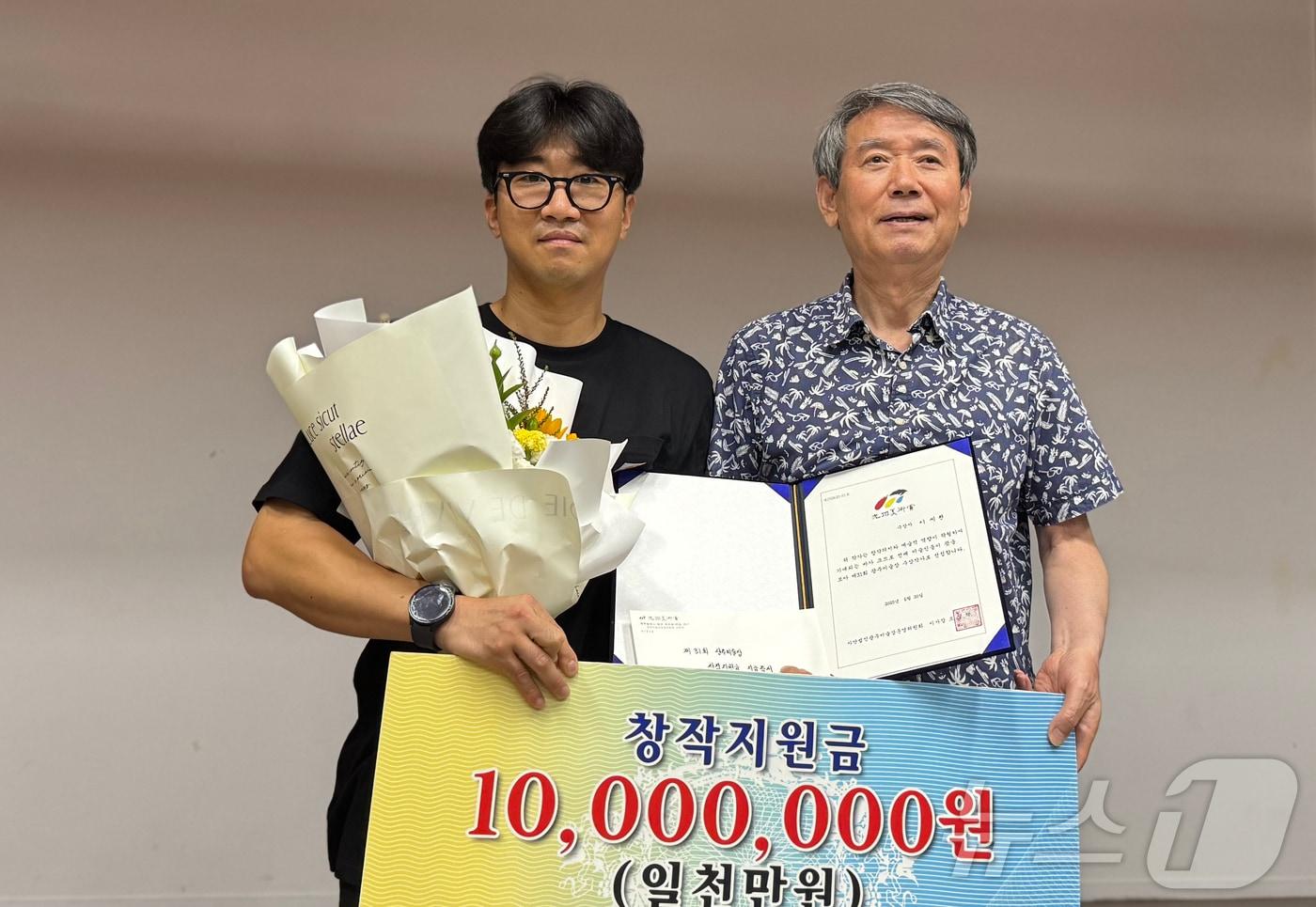 본문 이미지 - 지난해 광주미술상 수상작가 이세현(좌) (광주미술상운영위원회 제공. 재판매 및 DB금지) 2026.6.8 ⓒ 뉴스1 