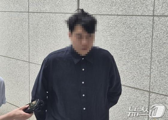본문 이미지 - 인천 서구 섬유공장 대표가 구속 전 피의자심문(영장실질심사)을 받기 위해 인천지법에 출석했다.ⓒ 뉴스1 박소영 기자