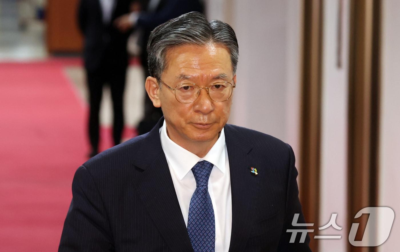 본문 이미지 - 정성호 법무부 장관이 9일 오전 서울 종로구 세종대로 정부서울청사에서 열린 국무회의에 참석하고 있다. 2026.6.9 ⓒ 뉴스1 김명섭 기자