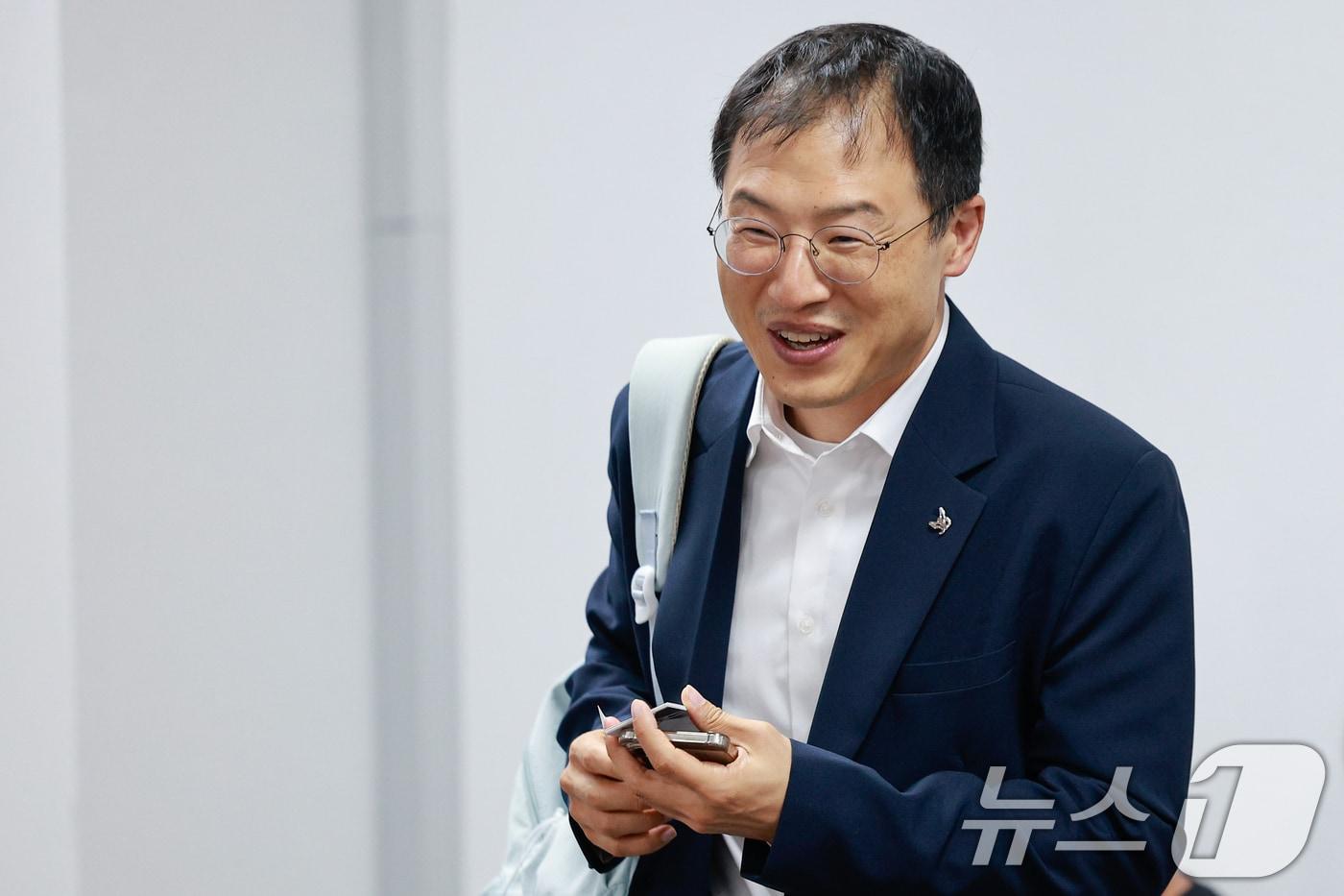 본문 이미지 - 김상욱 울산시장 당선인이 9일 오후 서울 여의도 국회의원회관에서 열린 '이재명 정부 2년차, 더 과감한 개혁이다' 포럼에 참석하고 있다. 2026.6.9 ⓒ 뉴스1 안은나 기자
