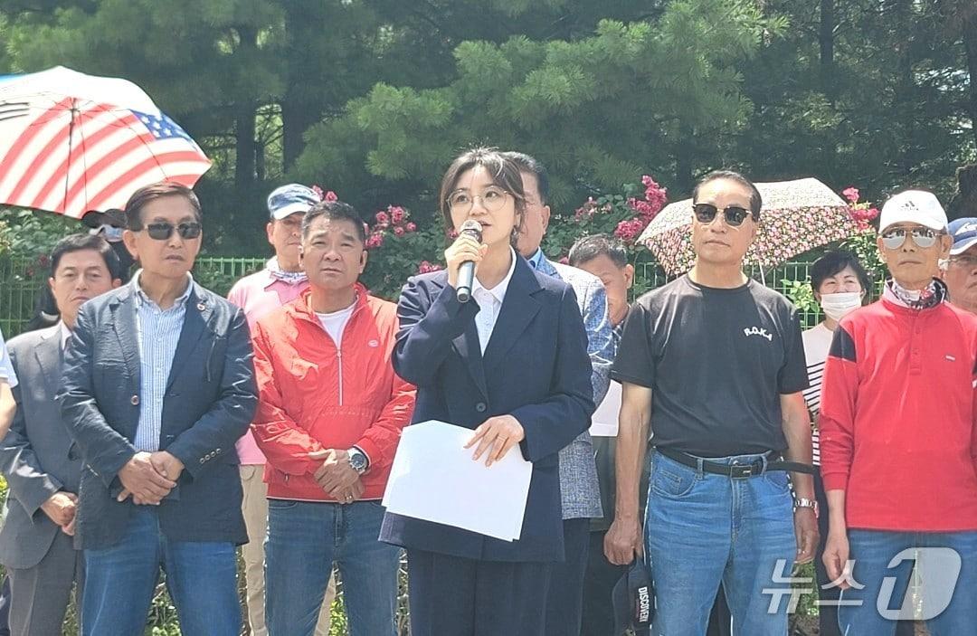 본문 이미지 - 김소연 변호사 기자회견 모습. 2026.6.9/뉴스1