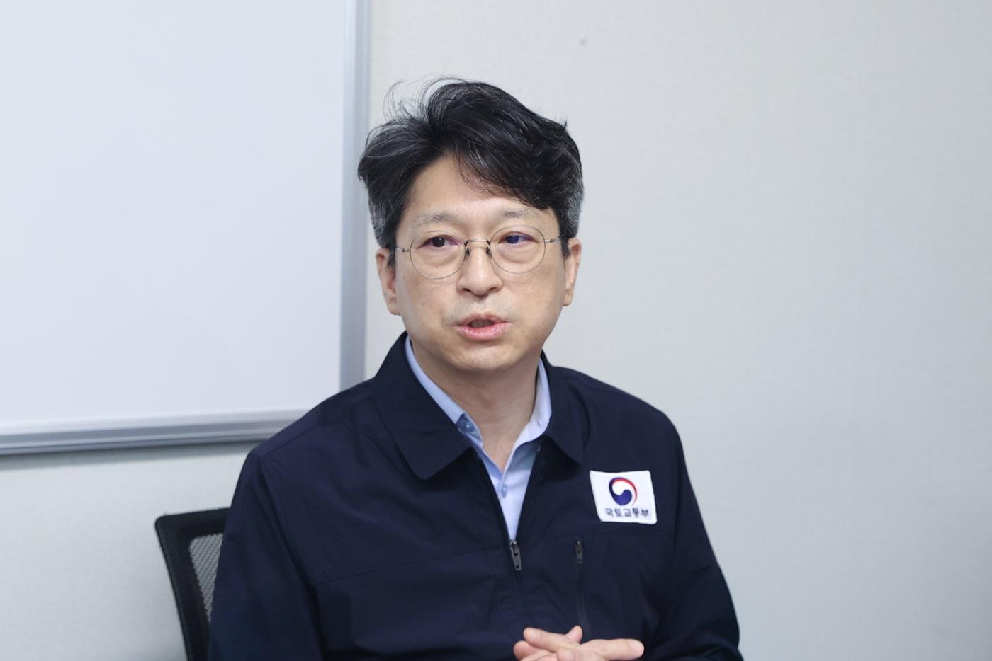 본문 이미지 - 홍지선 국토교통부 2차관이 9일 경기도 용인시 영동고속도로 용인휴게소(강릉 방향)에서 열린 휴게소 입점 소상공인들과의 간담회에서 발언하고 있다.(국토교통부 제공)ⓒ 뉴스1