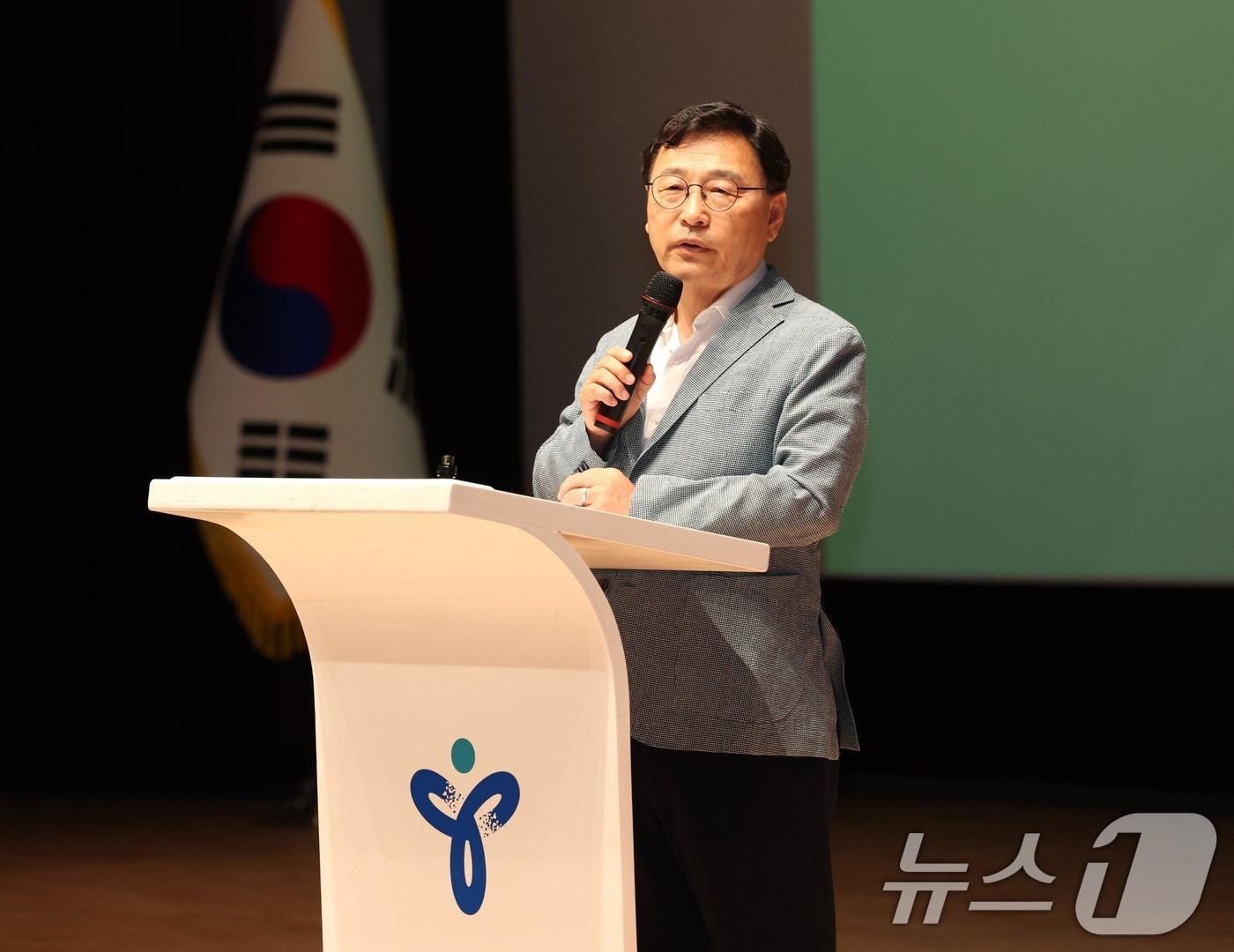 본문 이미지 - 정근식 서울시교육감이 9일 오후 서울 용산구 서울시교육청에서 열린 '유아 기초역량 강화 및 민주적 조직문화 조성을 위한 유치원 관리자 연수'에서 인사말하고 있다. (서울시교육청 제공. 재판매 및 DB금지) 2026.6.9 ⓒ 뉴스1