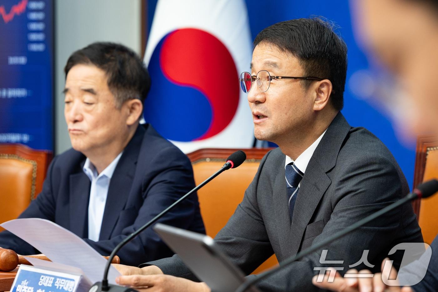 본문 이미지 - 한병도 더불어민주당 당대표 직무대행 겸 원내대표가 1일 서울 여의도 국회에서 열린 최고위원회의에서 모두 발언을 하고 있다. 2026.7.1 ⓒ 뉴스1 유승관 기자
