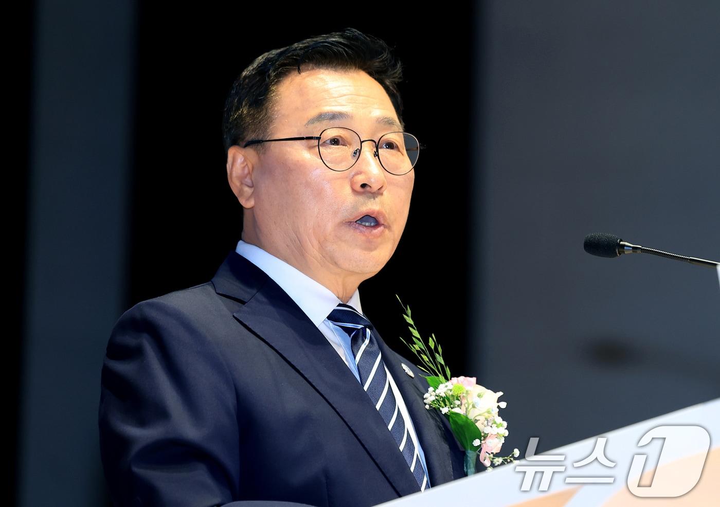 본문 이미지 - 정근식 서울시교육감이 1일 서울 용산구 서울특별시교육청 강당에서 열린 제24대 서울특별시교육감 취임식에서 취임사를 하고 있다. 2026.7.1 ⓒ 뉴스1 이호윤 기자