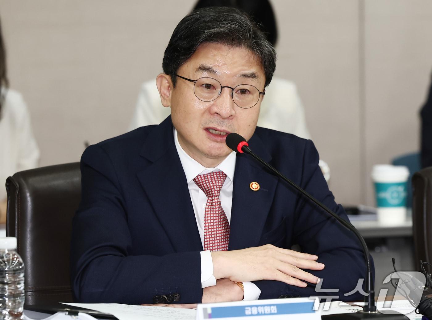 본문 이미지 - 이억원 금융위원장이 1일 오전 서울 영등포구 한국산업은행 본점에서 열린 '국민선장펀드-M.AX 프론티어 프로젝트 산업통상부·금융위원회 민관 합동간담회'에서 인사말을 하고 있다. 2026.7.1 ⓒ 뉴스1 김민지 기자