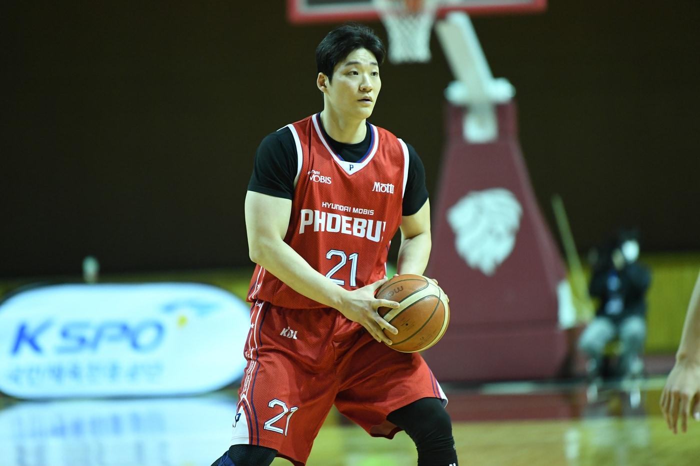 본문 이미지 - 이대헌은 울산 현대모비스를 떠나 안양 정관장으로 이적했다. (KBL 제공)