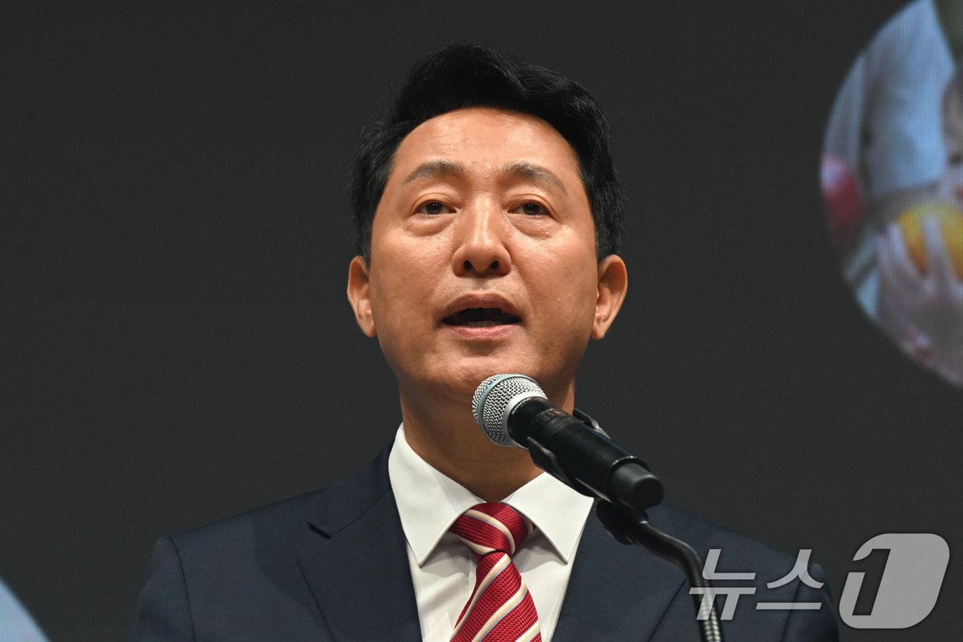 본문 이미지 - 민선 9기 서울시정을 이끌게 된 오세훈 시장이 1일 시청에서 열린 제40대 서울특별시장 취임식에 참석해 취임사를 하고 있다. (공동취재) 2026.7.1 ⓒ 뉴스1 안은나 기자