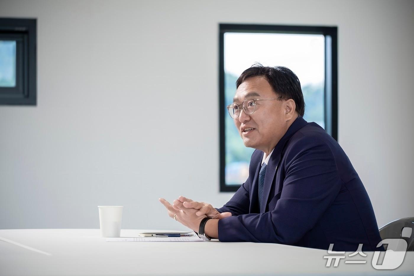 본문 이미지 - 뉴스1과 인터뷰하는 조상호 세종시장 ⓒ 뉴스1
