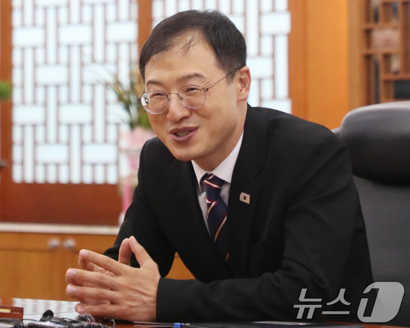본문 이미지 - 김상욱 울산시장이 1일 오후 울산시청 시장실에서 취임 인터뷰를 하고 있다. 2026.7.1 ⓒ 뉴스1 조민주 기자