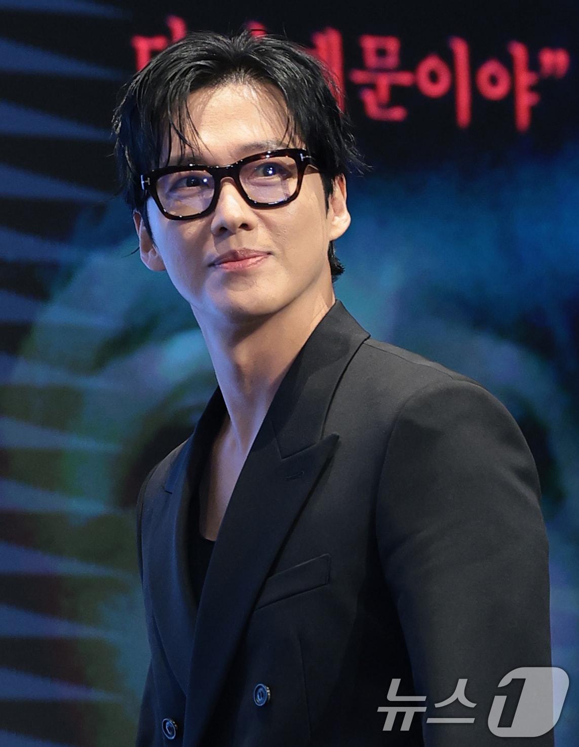 본문 이미지 - 배우 남궁민이 1일 오후 서울 구로구 디큐브시티 더세인트에서 열린 KBS 2TV 토일 미니시리즈 ‘결혼의 완성’(극본 정재하/연출 김정현) 제작발표회에 참석하고 있다. ‘결혼의 완성’은 이혼 직전 납치된 아내를 구하기 위해 인면수심의 범죄자와 극한 사투를 벌이게 된 한 남자의 위험천만한 범죄 스릴러다. 2026.7.1 ⓒ 뉴스1 권현진 기자