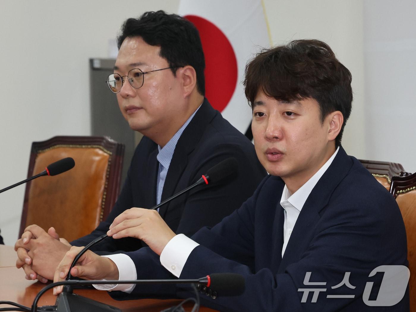 본문 이미지 - 이준석 개혁신당 대표가 지난 10일 오전 서울 여의도 국회에서 한성숙 국무총리를 만나 인사말을 하고 있다. 2026.7.10 ⓒ 뉴스1 황기선 기자