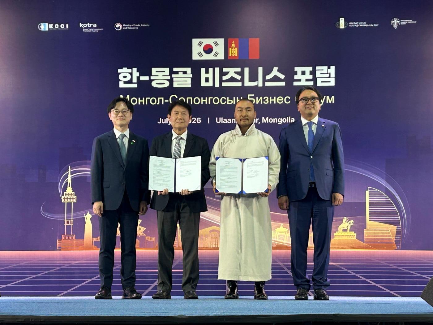 본문 이미지 - 왼쪽부터 김정관 산업통상부 장관, 우희종 한국마사회장, 나랑바드라흐 바트후 세계 말의 날 재단 설립자, 토그미드 도르지한드 몽골 부총리 (한국마사회 제공)