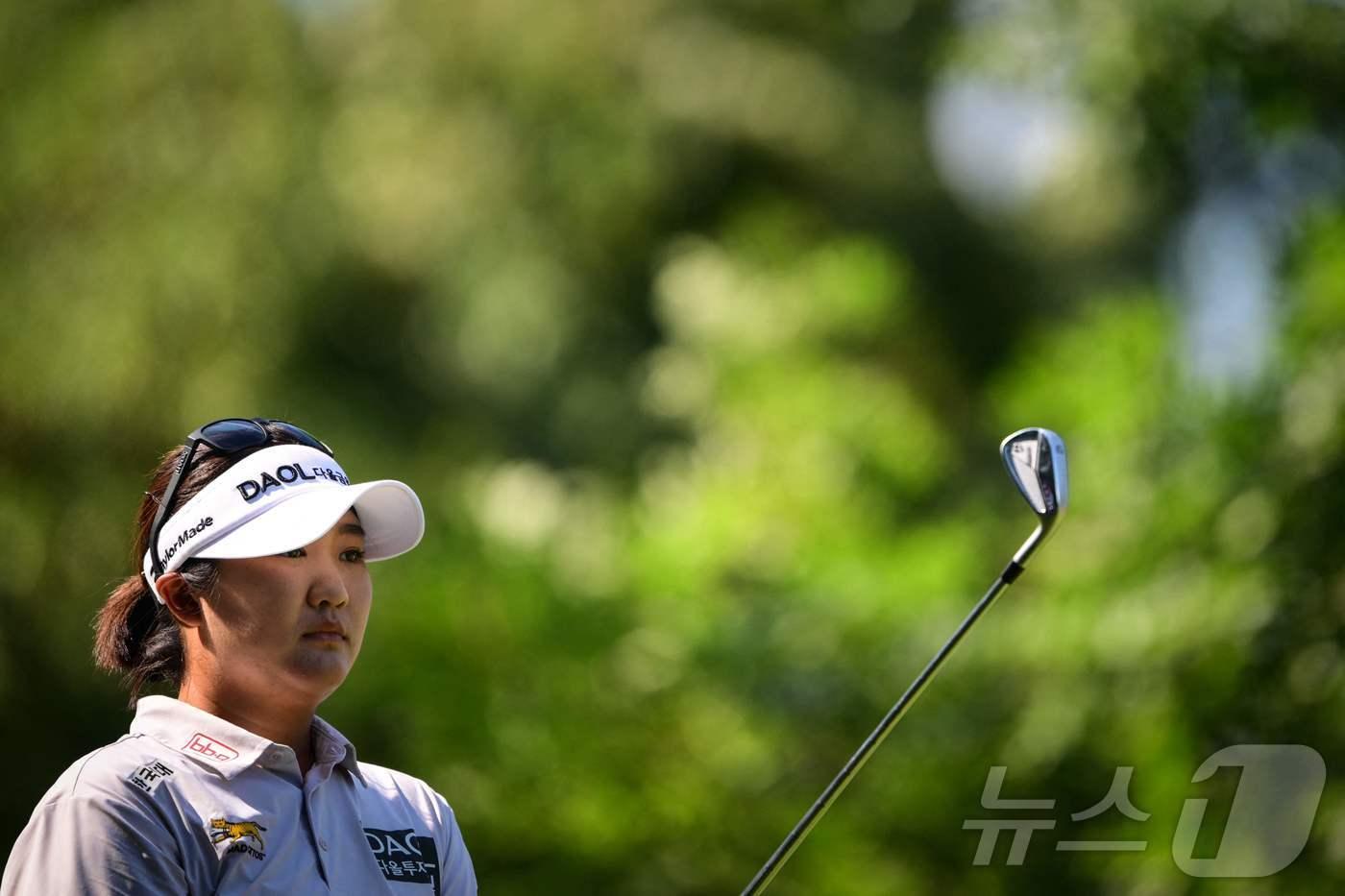 본문 이미지 - LPGA 메이저 대회 아문디 에비앙 챔피언십 3라운드에서 단독 선두에 오른 유해란.  ⓒ AFP=뉴스1