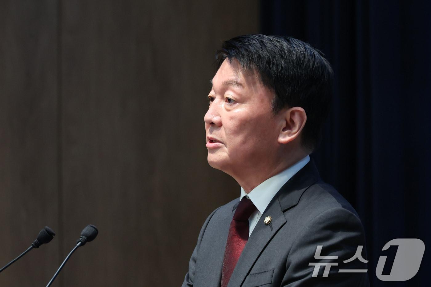 본문 이미지 - 안철수 국민의힘 의원은 지난달 12일 서울 여의도 국회 소통관에서 기자회견을 하고 있다. 2026.7.12 ⓒ 뉴스1 신웅수 기자