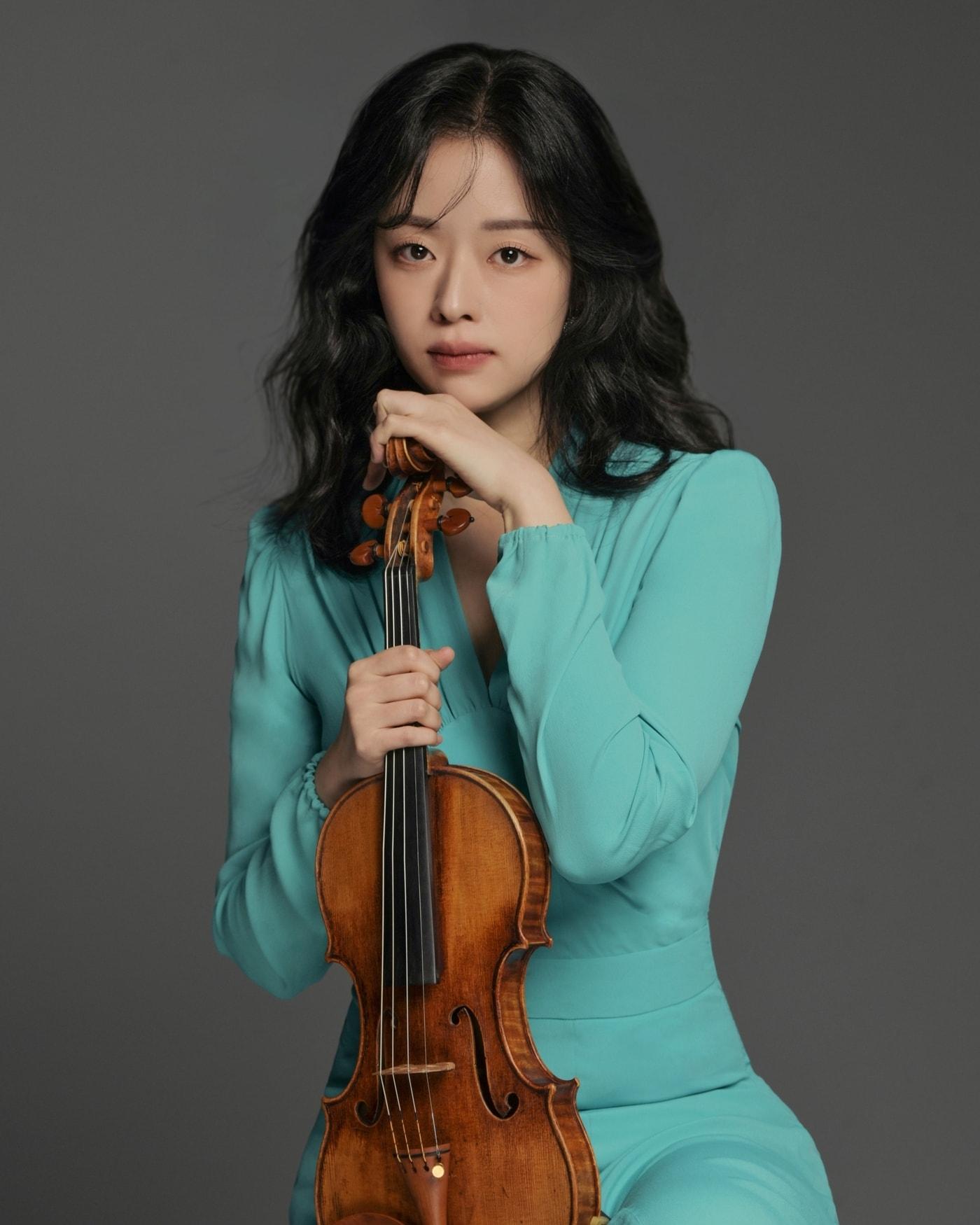 본문 이미지 - 바이올리니스트 김다미ⓒJANG BONG YOUNG(세종문화회관 제공)