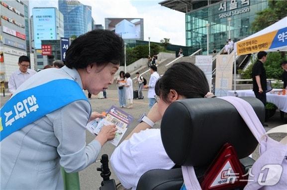 본문 이미지 - 약국과 한약국의 명확한 구분 필요성에 대해 설명하고 있는 권영희 대한약사회장.(대한약사회 제공)