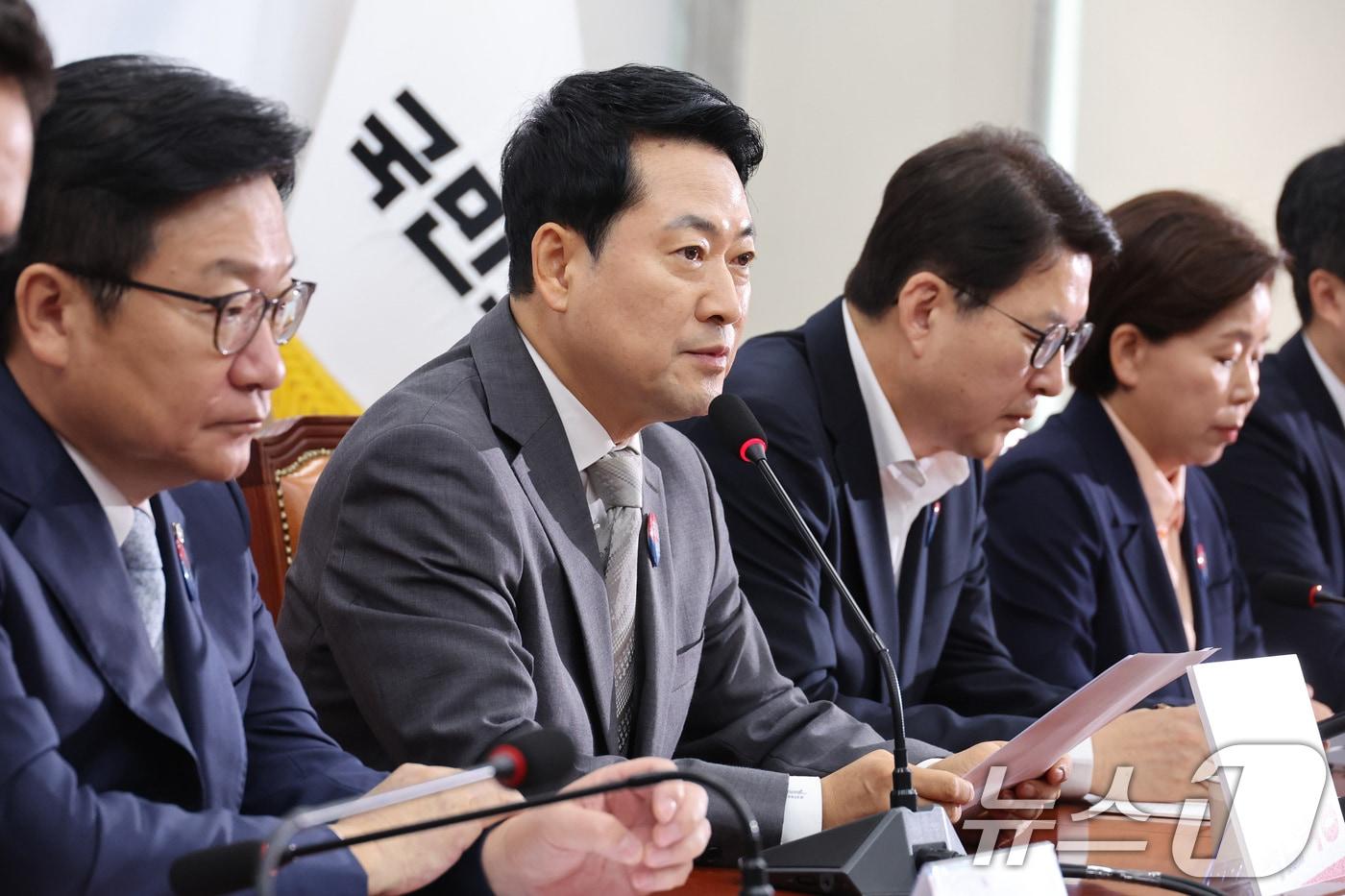 본문 이미지 - 장동혁 국민의힘 대표가 13일 서울 여의도 국회에서 열린 최고위원회의에서 발언하고 있다. 2026.7.13 ⓒ 뉴스1 신웅수 기자