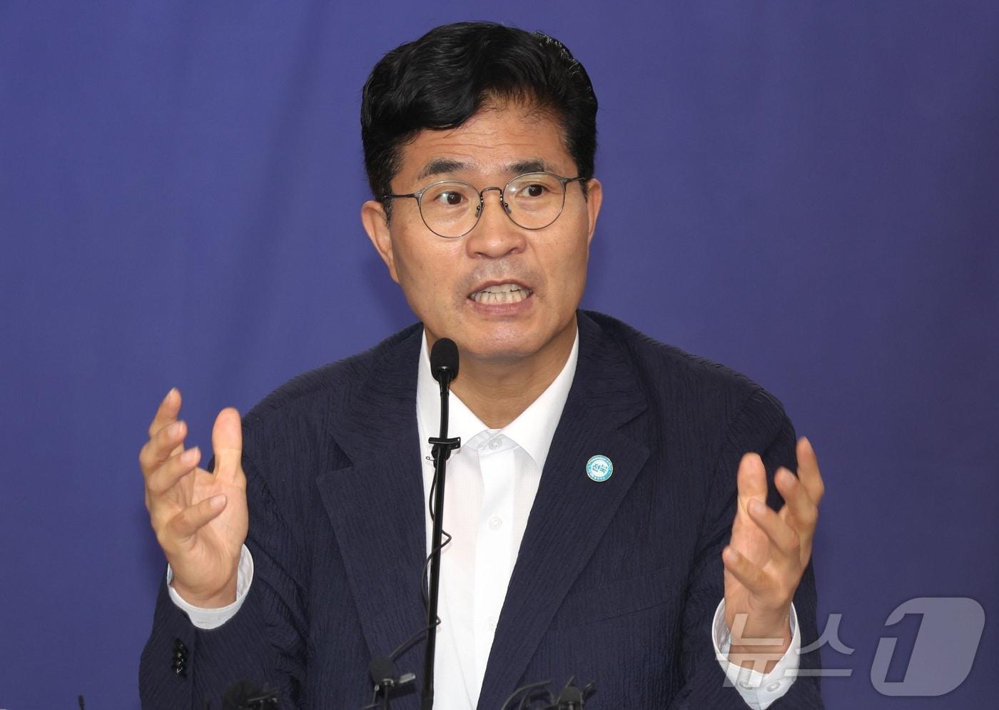 본문 이미지 - 이원택 전북특별자치도지사가 13일 전북 전주시 전북특별자치도청에서 기자회견을 열고 민선9기 도정운영방향을 밝히고 있다. 2026.7.13 ⓒ 뉴스1 유경석 기자
