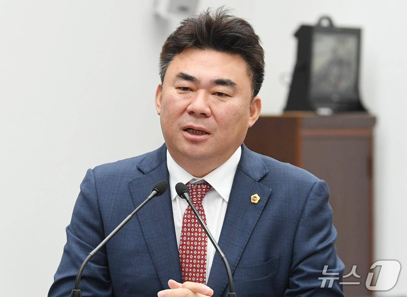 본문 이미지 - 강충룡 제주도의회 농수축위원회 위원장.(제주도의회 제공, 재판매 및 DB 금지)