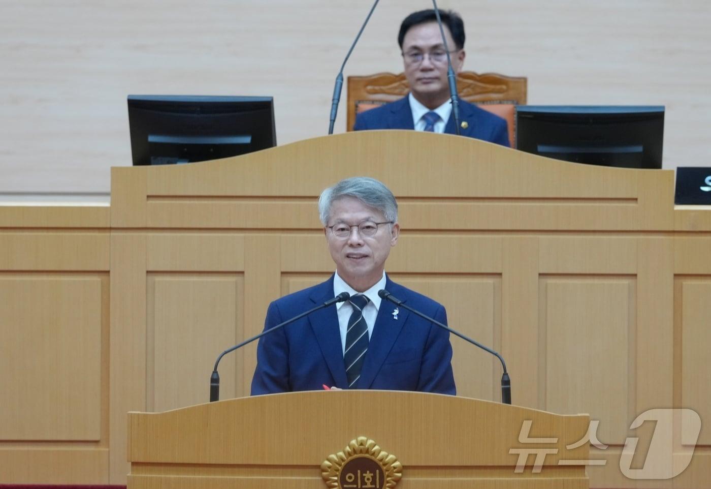 본문 이미지 - 민형배 전남광주통합특별시장이 13일 통합시의회 본회의장서 열린 ‘제2회 통합시의회 임시회 제1차 본회의’에서 2026년도 시정연설을 하고 있다.(전남광주통합특별시 제공. 재판매 및 DB금지) 2026.7.13 ⓒ 뉴스1 전원 기자