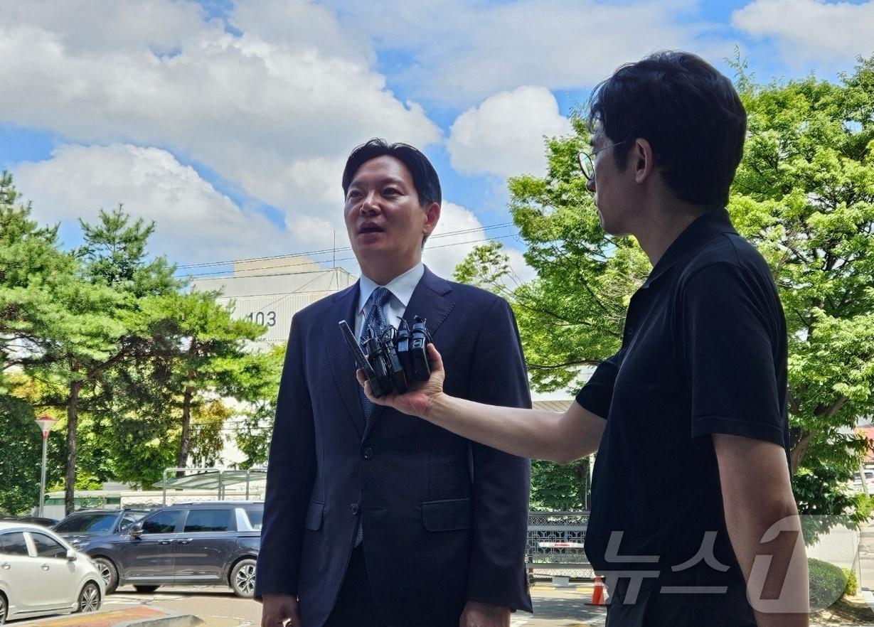 본문 이미지 - 박상용 인천지검 부부장검사가 추가 감찰 조사를 받기 위해 인천지검에 출석했다.2026.7.13 ⓒ 뉴스1 박소영 기자