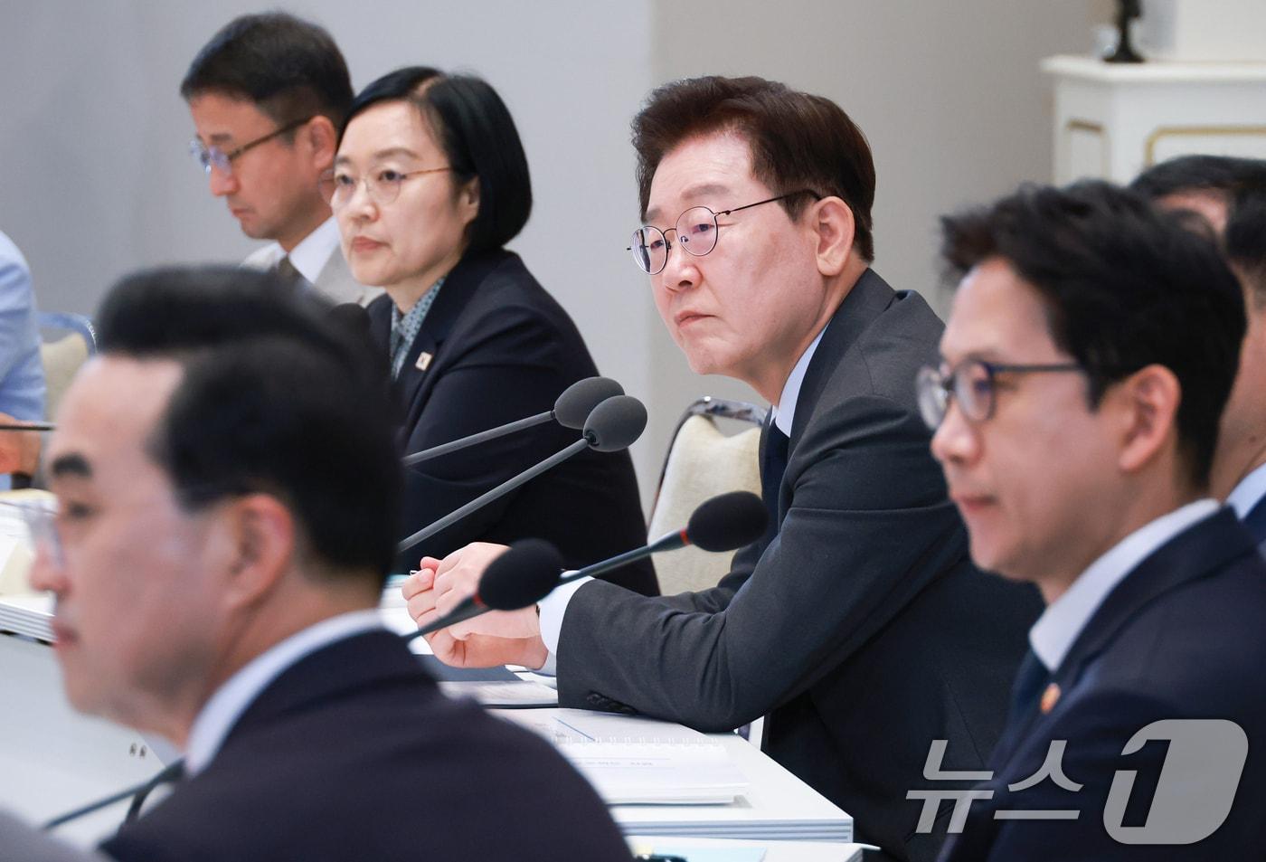 본문 이미지 - 이재명 대통령이 13일 청와대 영빈관에서 열린 2026년 국가재정전략회의에서 발언하고 있다. 2026.7.13 ⓒ 뉴스1 허경 기자