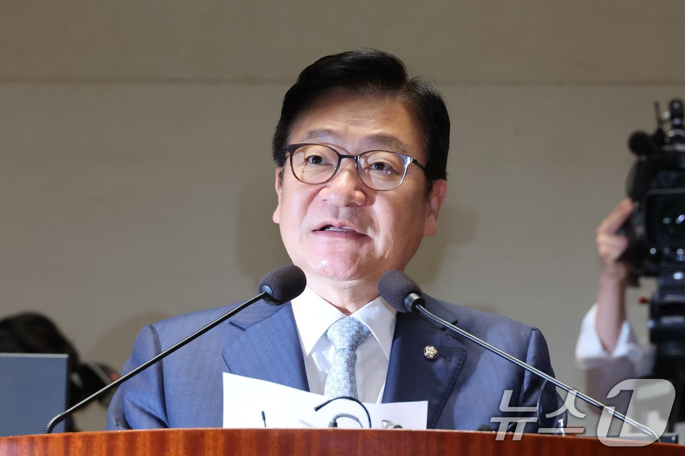 본문 이미지 - 정점식 국민의힘 원내대표가 13일 서울 여의도 국회에서 열린 의원총회에서 발언하고 있다. 2026.7.13 ⓒ 뉴스1 신웅수 기자