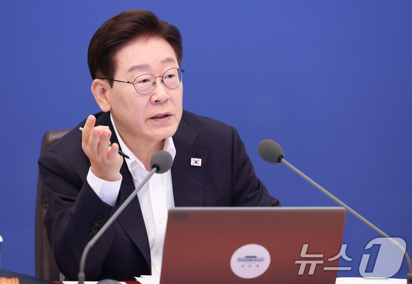 본문 이미지 - 이재명 대통령이 14일 청와대에서 열린 국무회의에서 발언하고 있다. 2026.7.14 ⓒ 뉴스1 이재명 기자