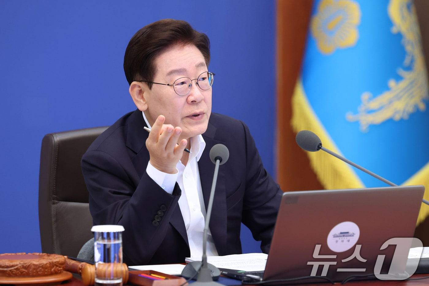 본문 이미지 - 이재명 대통령이 14일 청와대에서 열린 국무회의에서 발언하고 있다. 2026.7.14 ⓒ 뉴스1 이재명 기자