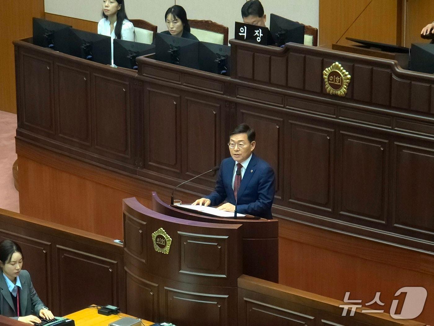 본문 이미지 - 박종철 국민의힘 원내대표가 14일 열린 제10대 부산시의회 제338회 임시회 본회의에서 교섭단체 대표연설을 하고 있다.2026.7.14 ⓒ 뉴스1 이주현 기자
