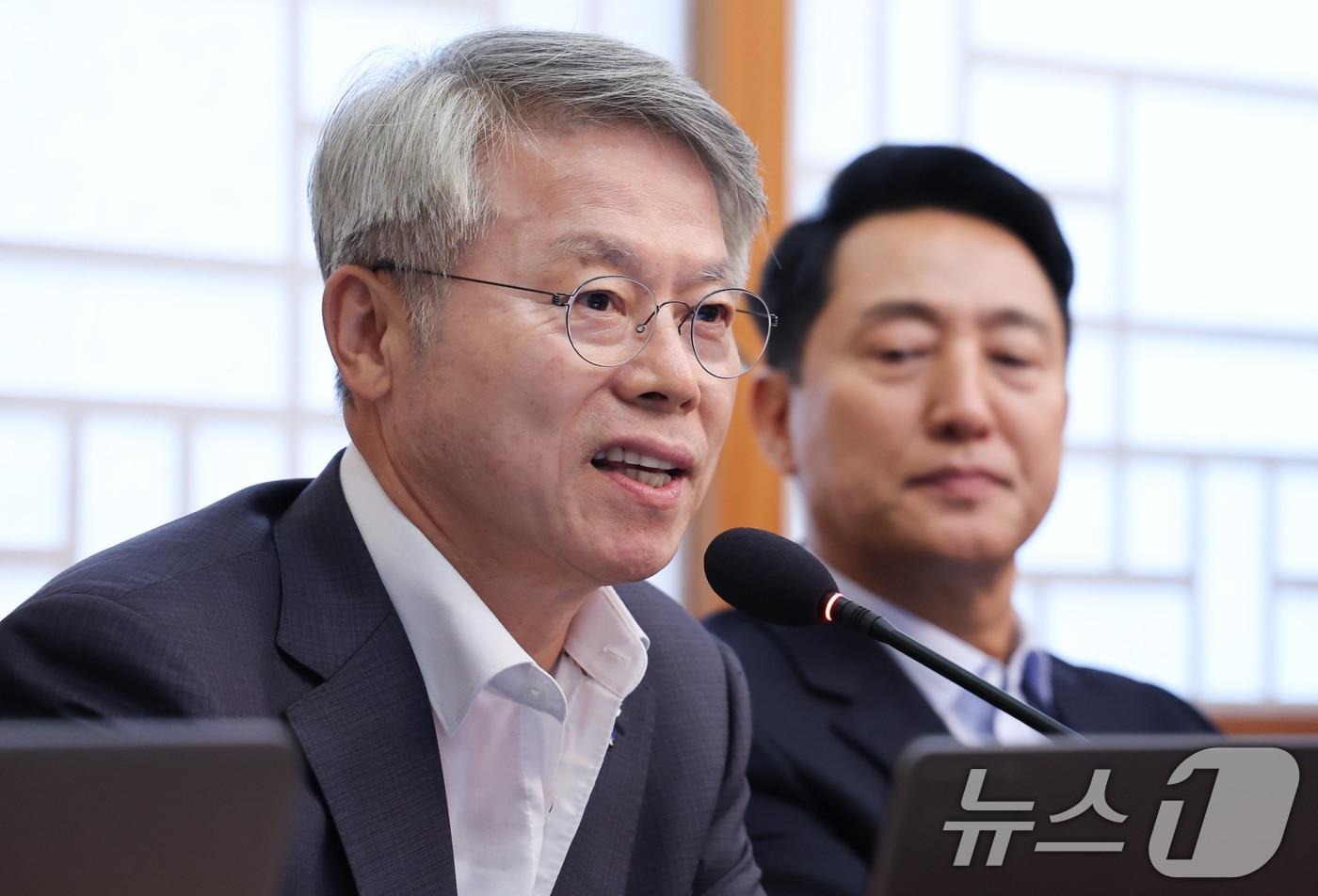 본문 이미지 - 민형배 전남광주통합특별시장이 14일 청와대에서 열린 국무회의에서 인사말을 하고 있다. 2026.7.14 ⓒ 뉴스1 이재명 기자