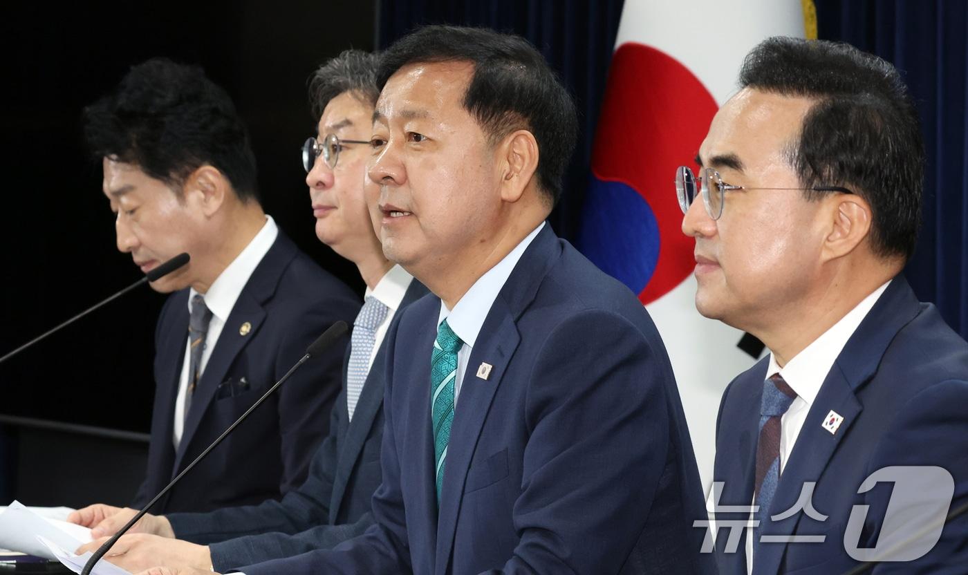 본문 이미지 - 구윤철 경제부총리 겸 재정경제부 장관이 14일 오후 서울 종로구 세종대로 정부서울청사에서 2026년 하반기 경제성장전략 관계부처 합동브리핑을 하고 있다. 2026.7.14 ⓒ 뉴스1 김명섭 기자