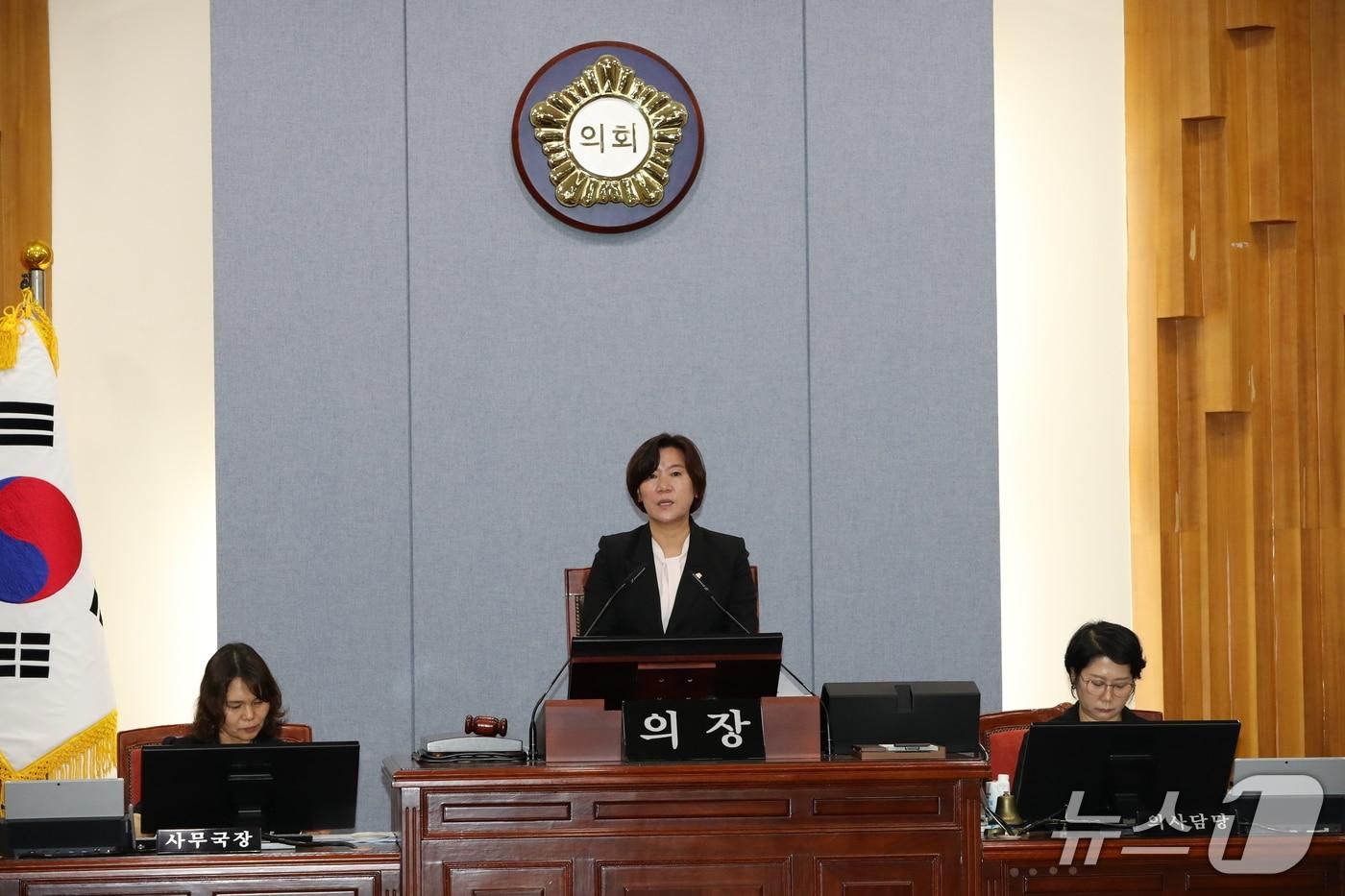 본문 이미지 - 이양임 울산 남구의회 의장이 14일 제278회 임시회 제7차 본회의에서 발언하고 있다.(울산 남구의회 제공. 재판매 및 DB금지)/뉴스1