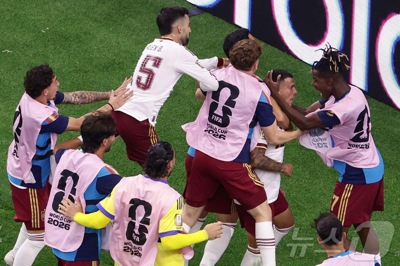 본문 이미지 - 스페인이 프랑스를 2-0으로 제압했다. ⓒ AFP=뉴스1