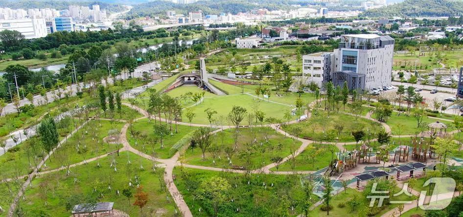 본문 이미지 - 율현공원 전경.(서울시 제공)