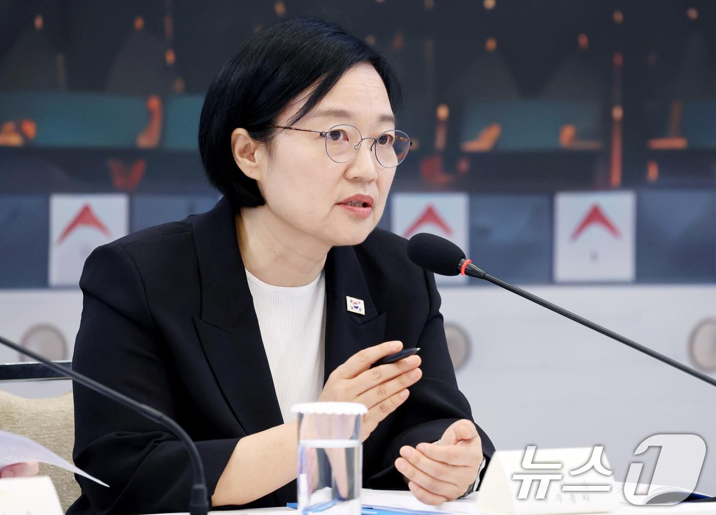 본문 이미지 - 한성숙 국무총리가 15일 청와대 영빈관에서 열린 재정경제부, 국가데이터처, 금융위원회, 기획예산처 업무보고에서 발언하고 있다. 2026.7.15 ⓒ 뉴스1 허경 기자