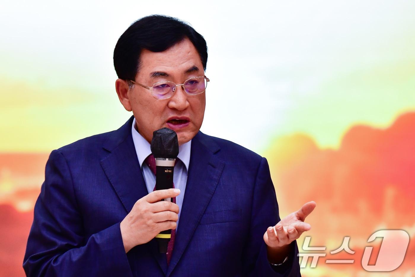 본문 이미지 - 주낙영 경북 경주시장이 15일 오전 시청 알천홀에서 열린 민선 9기 첫 기자긴담회에서 시정 운영 방향 등을 발표하고 있다. 2026.7.15 ⓒ 뉴스1 최창호 기자