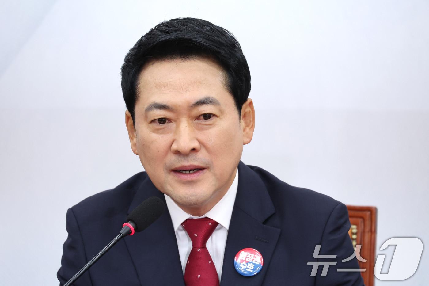 본문 이미지 - 장동혁 국민의힘 대표가 16일 서울 여의도 국회에서 열린 최고위원회의에서 발언하고 있다. 2026.7.16 ⓒ 뉴스1 신웅수 기자