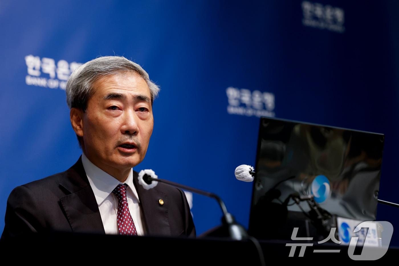 본문 이미지 - 신현송 한국은행 총재가 16일 오전 서울 중구 한국은행에서 열린 금융통화위원회 통화정책방향 기자간담회에서 발언하고 있다. 2026.7.16 ⓒ 뉴스1 사진공동취재단