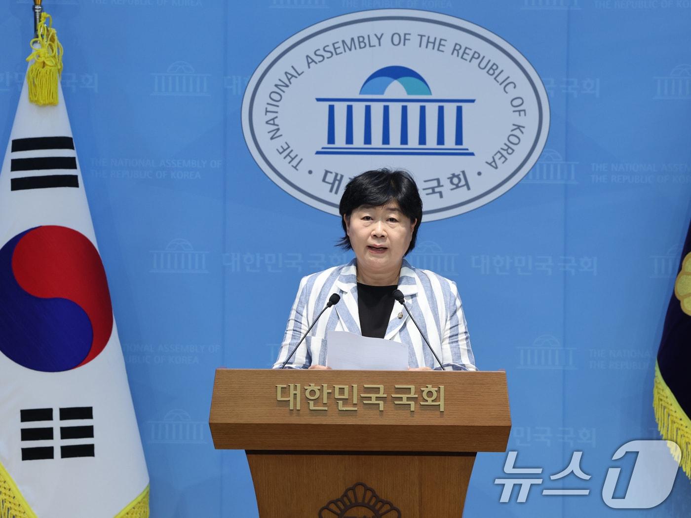 본문 이미지 - 국회 법제사법위원장인 서영교 더불어민주당 의원이 19일 오전 서울 여의도 국회 소통관에서 법사위 현안 관련 기자회견을 하고 있다. 2026.7.19 ⓒ 뉴스1 황기선 기자