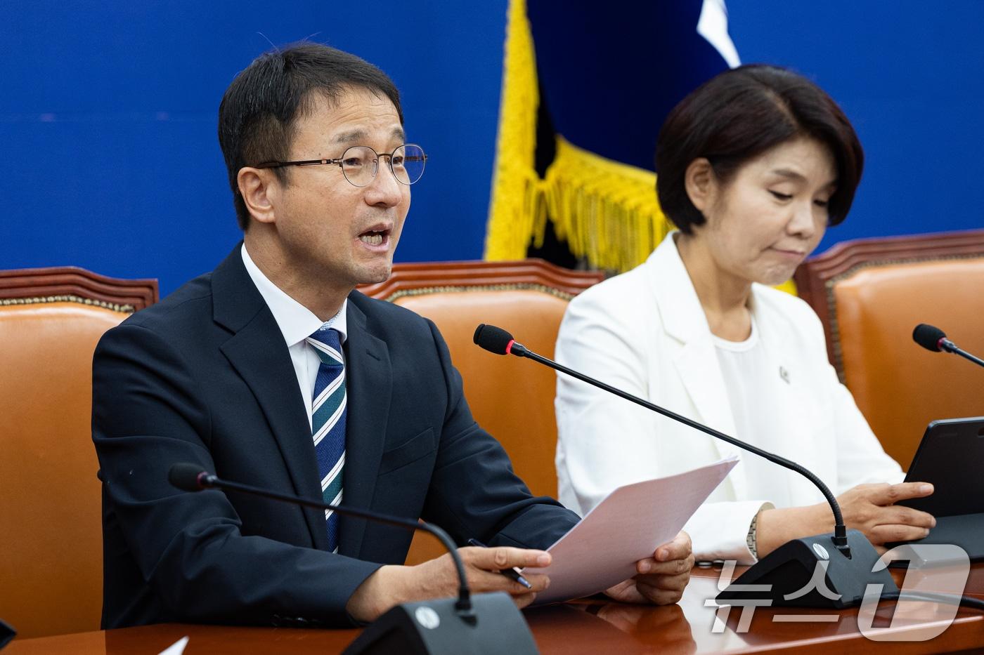 본문 이미지 - 한병도 더불어민주당 당대표 직무대행 겸 원내대표가 2일 서울 여의도 국회에서 열린 정책조정회의에서 모두 발언을 하고 있다. 2026.7.2 ⓒ 뉴스1 유승관 기자