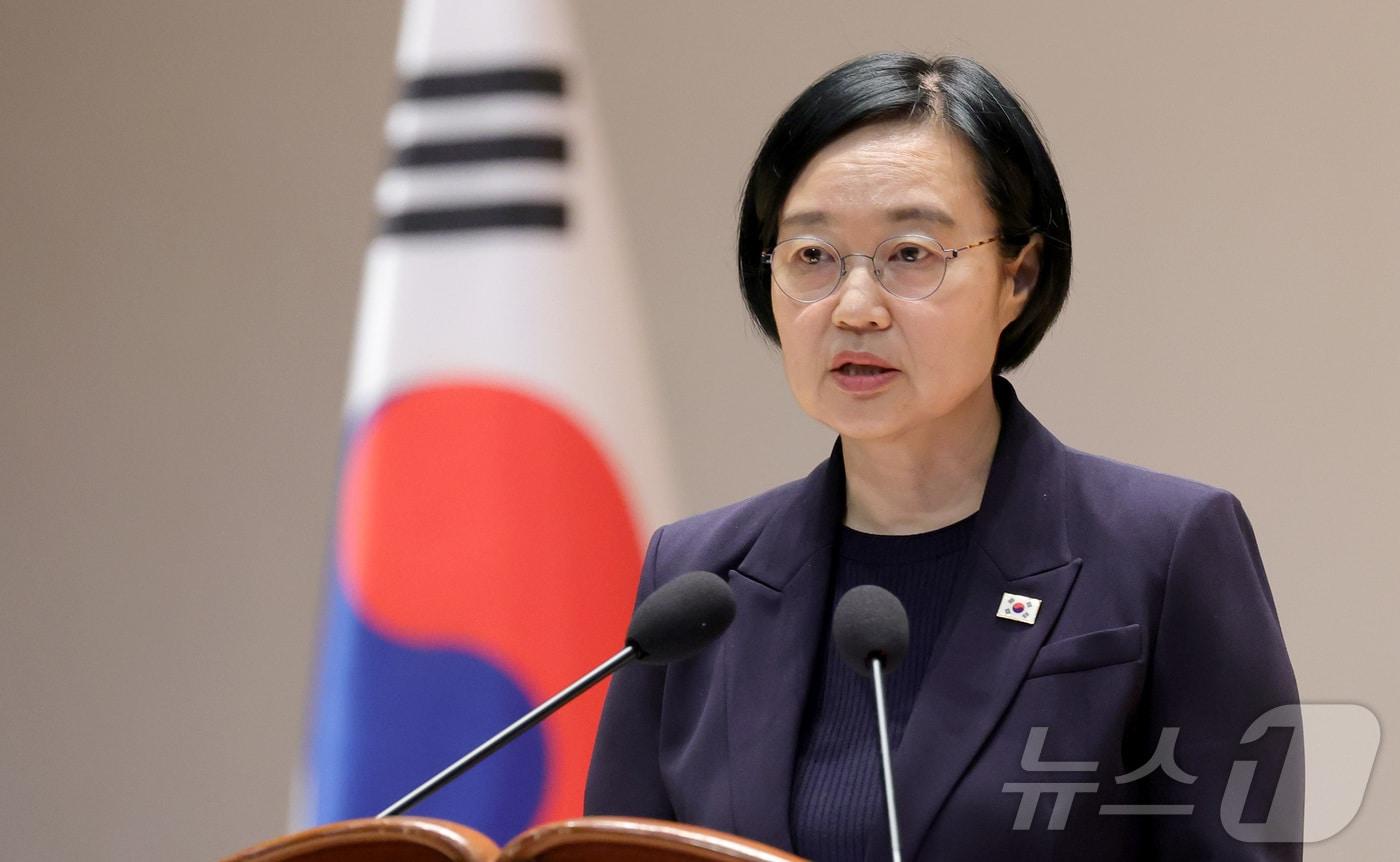 본문 이미지 - 한성숙 신임 국무총리가 2일 오전 세종시 정부세종청사에서 열린 제50대 국무총리 취임식에서 취임사를 하고 있다. 2026.7.2 ⓒ 뉴스1 김기남 기자