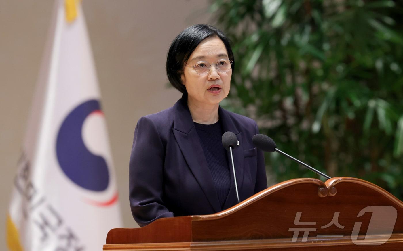 본문 이미지 - 한성숙 신임 국무총리가 2일 오전 세종시 정부세종청사에서 열린 제50대 국무총리 취임식에서 취임사를 하고 있다. 2026.7.2 ⓒ 뉴스1 김기남 기자