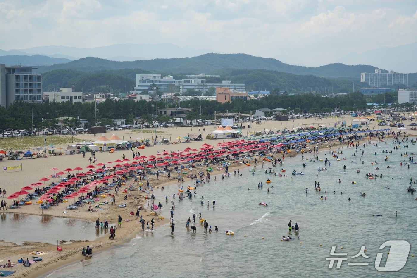 본문 이미지 - 하조대 해수욕장 전경.(양양군 제공, 재판매 및 DB 금지) 2026.7.2/뉴스1